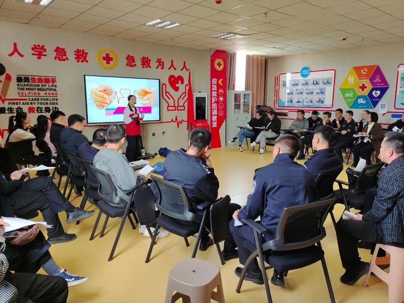化德县红十字会赋能公安民辅警AED急救技能--筑牢生命救援“安全网”提升一线应急处置能力1.jpg
