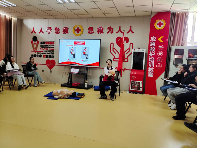 化德县红十字会赋能公安民辅警AED急救技能--筑牢生命救援“安全网”提升一线应急处置能力2.jpg