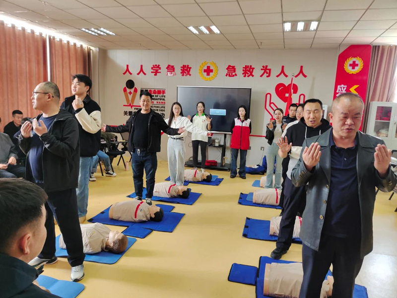 化德县红十字会赋能公安民辅警AED急救技能--筑牢生命救援“安全网”提升一线应急处置能力3.jpg