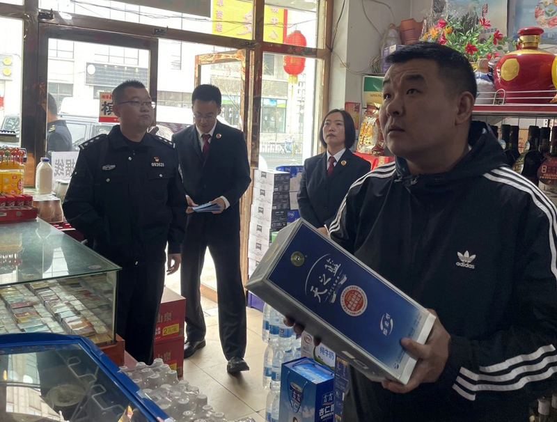 内蒙古卓资县:多方联动严打假冒酒类,筑牢市场诚信防线2.jpg
