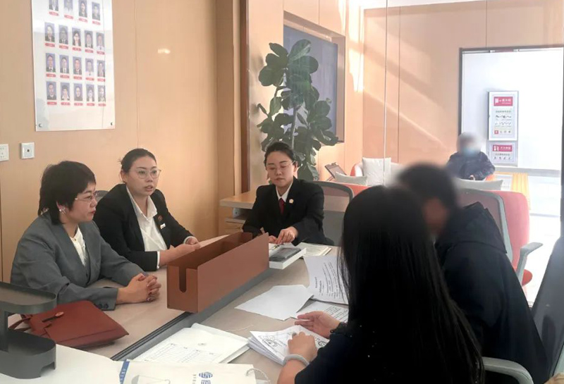 新城区人民法院以“稳、研、疏、调、帮”五维体系助推基层社会治理现代化1.jpg