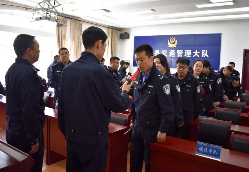 卓资交警:刀刃向内强化监督,拧紧内部管理“安全阀”3.jpg