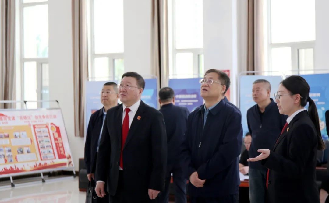 内蒙古乌兰察布市人大常委会副主任李远志一行深入丰镇市人民法院调研指导涉党政机关案件执行工作