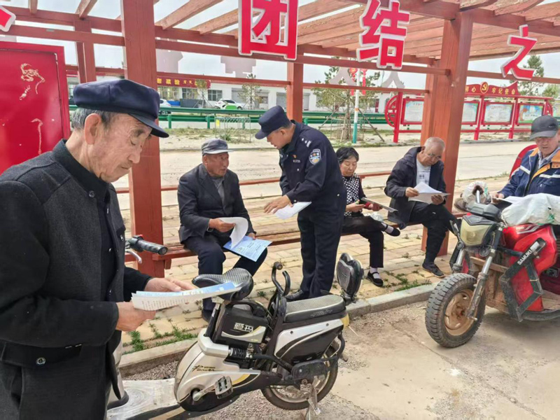 武川县公安局耗赖山派出所:未雨绸缪防纠纷,基层治理开新局3.jpg