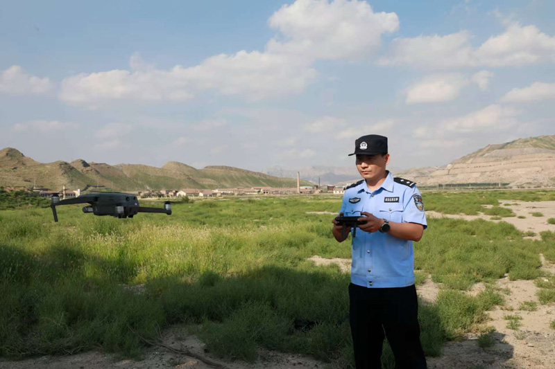 空中警务,多维守护——乌海市公安局着力构建“空地一体”智慧警务模式,构建“智慧公安”新格局1.jpg