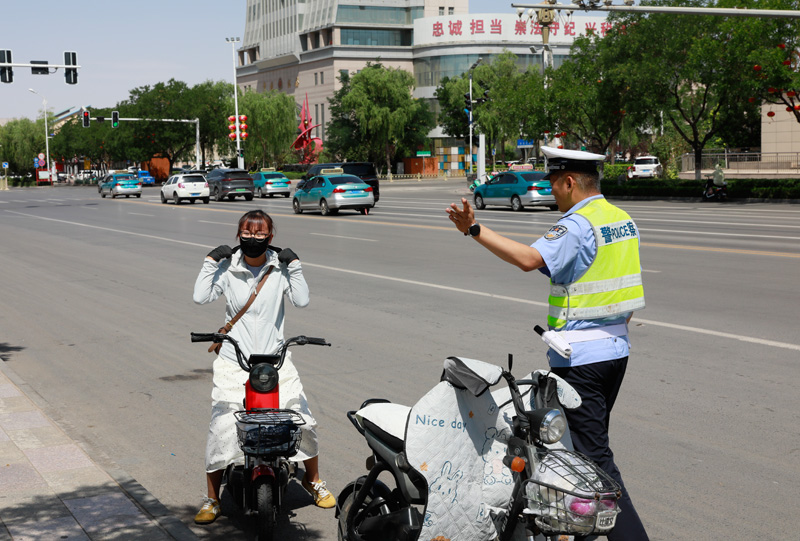 内蒙古乌海交警创新打造“智慧宣教舱”