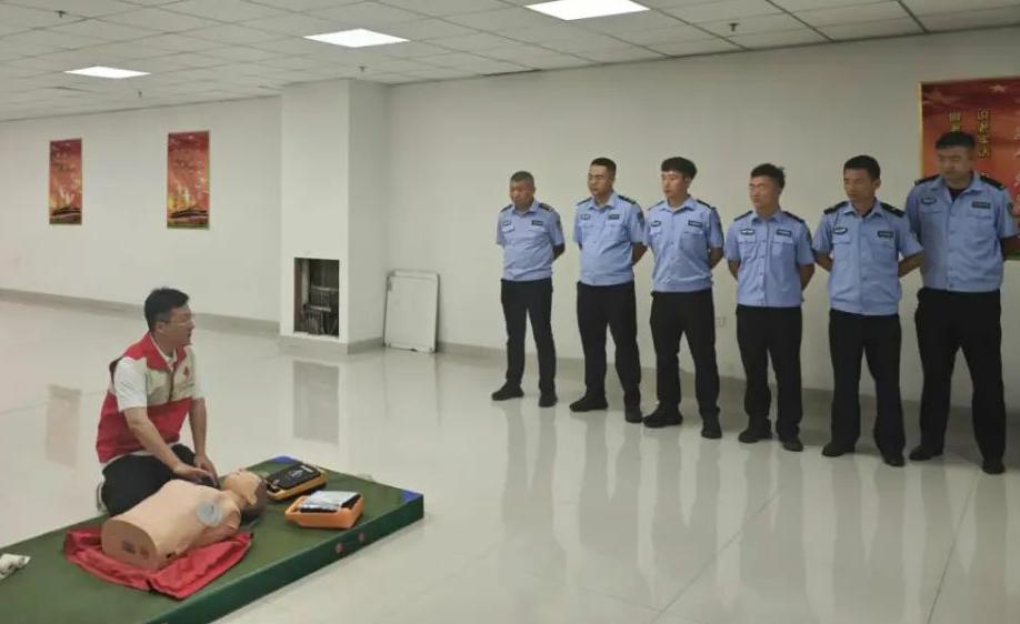 练“救”真本领——内蒙古乌兰察布市公安局集宁分局组织开展心肺复苏与自动体外除颤器使用专项技能培训