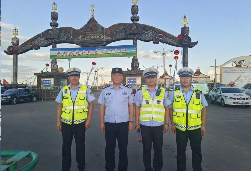 四子王旗交管大队圆满完成乌兰察布市第十四届旅游那达慕开幕式安保任务4.jpg