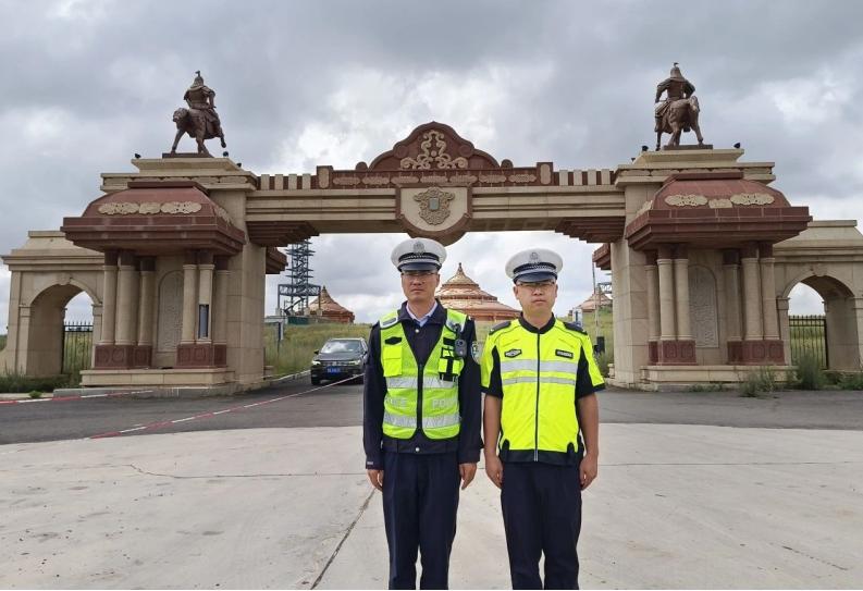 四子王旗交管大队圆满完成乌兰察布市第十四届旅游那达慕开幕式安保任务7.jpg