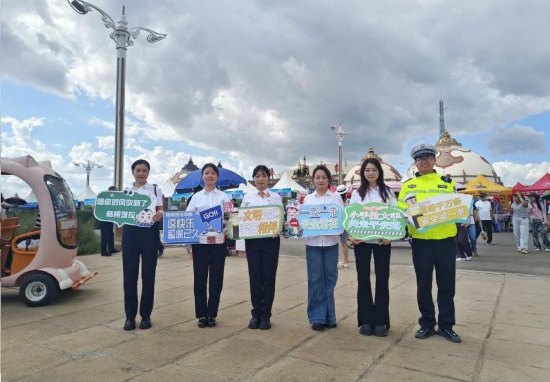 四子王旗交管大队圆满完成乌兰察布市第十四届旅游那达慕开幕式安保任务9.jpg