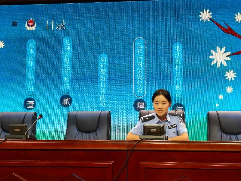 兴和县公安局:用“藏蓝火焰”点燃秋季开学的第一束光3.jpg