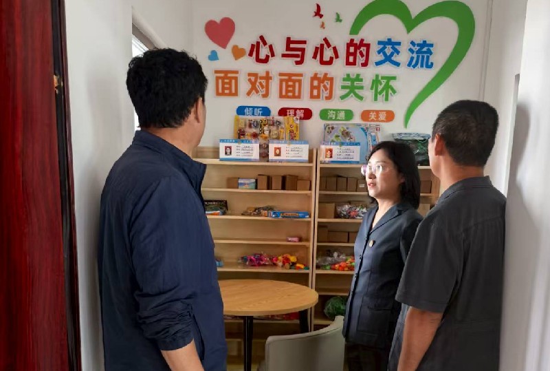察右中旗人民法院联合综治中心开展起诉状示范文本与“两库”案例资源推广应用工作2.jpg