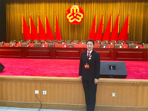 巾帼力量显担当，铿锵奋进绽芳华，黑龙江省牡丹江中院民一庭庭长杜敏作为代表参加省妇女十三大
