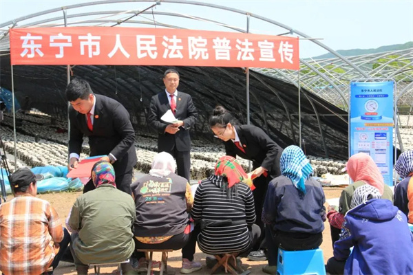 黑龙江省东宁市法院老黑山法庭开展涉农特色普法活动