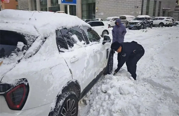 黑龙江省佳木斯公安：汇集雪天暖心故事
