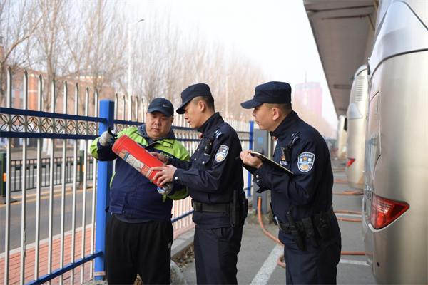 黑龙江省哈尔滨市松北公安多措并举 打造“一站式”服务