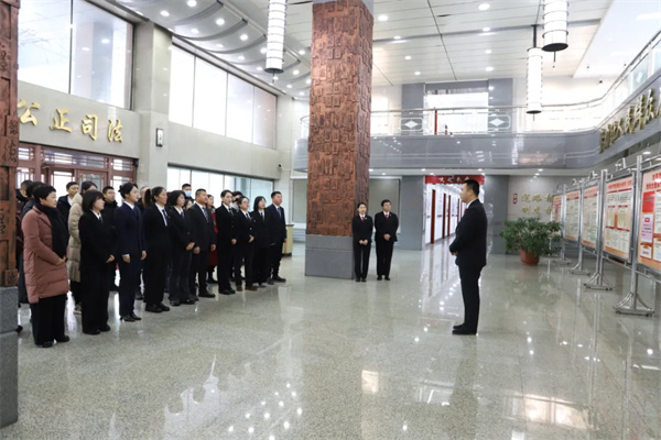 黑龙江省绥化市中级人民法院：与“宪”同行 与“法”相约