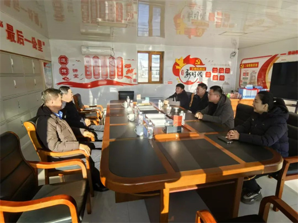 黑龙江省大庆市公安局领导走访慰问大庆市公安局驻村工作队