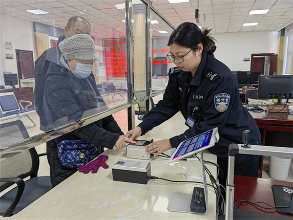黑龙江省大庆东光公安户籍窗口打造“适老化”贴心警务