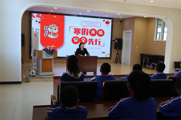 黑龙江省佳木斯市中级人民法院：岁末普法不止步 “青苗”宣讲护安福