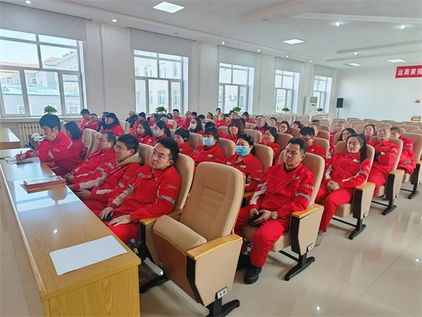 黑龙江省大庆龙南警方深入辖区企业开展“反诈宣传进企业 防范意识入人心”活动