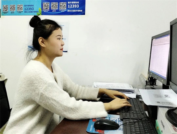 黑龙江省大庆市让胡路区旭园街道阳光嘉城三社区第六网格员周丹：危急时刻，这波“逆行操作”值得高赞！