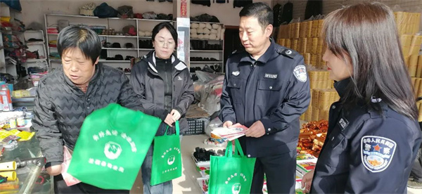 黑龙江省兰西县司法局长江司法所开展“三八”维权周普法宣传活动