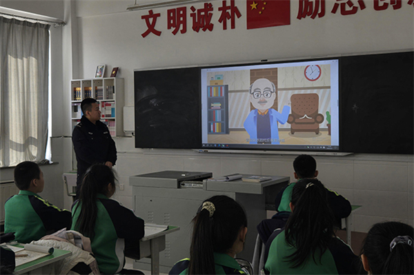 黑龙江省桦南县公安局：安全宣传进校园 点亮平安成长路