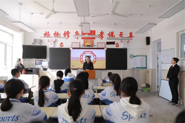 法治思维助成长 上好普法“第一课”——黑龙江省伊春中院走进高中校园开展法律讲座