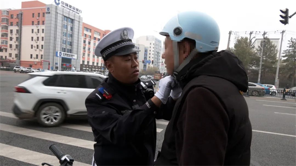 黑龙江省冰城公安：积极宣传引导 打造“三无”示范路口