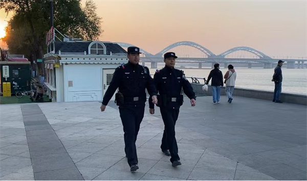 黑龙江省冰城公安：守护江畔安宁 共绘平安游图景