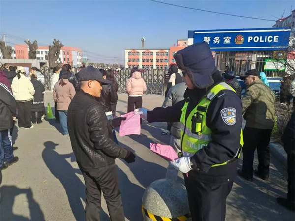 全力守护校园安全，黑龙江省安达交警在行动