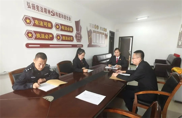 法庭新“枫”景——黑龙江省青冈县人民法院中和人民法庭庭长的一天
