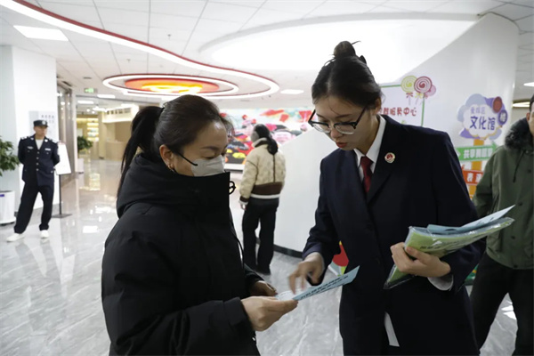 黑龙江省黑河市爱辉区检察院开展宪法宣传活动