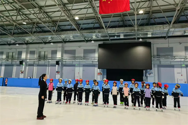 黑龙江省七台河法院迎亚冬·法治副校长普法宣传进校园