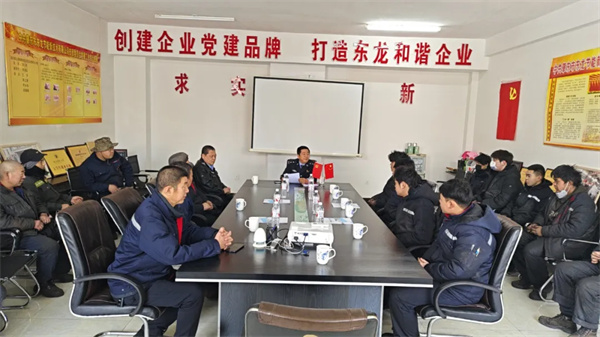 黑龙江省肇东市公安局开发区派出所开展“护企安商”法制宣传活动