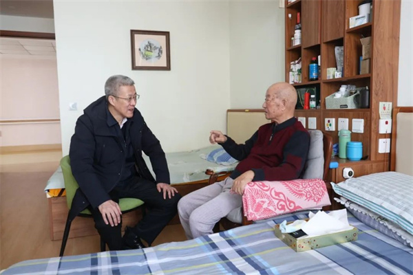 心系桑榆晚 佳节送温暖——黑龙江省绥化市北林区人民法院节前走访慰问退休老干部