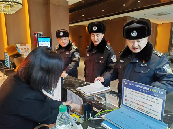 织密安全网，守护万家安！黑龙江省肇东公安开展春节前安全检查和巡逻行动