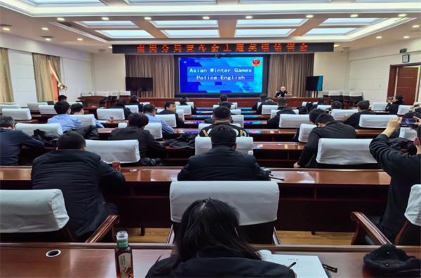 东北味的“伦敦腔”上线！黑龙江省哈尔滨市公安局南岗分局亚冬外语服务队为您导航