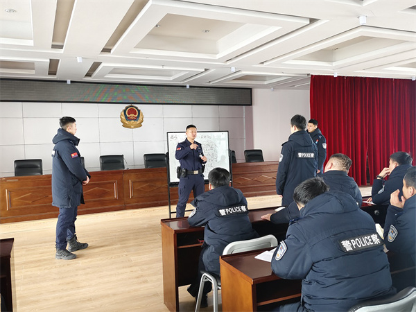 黑龙江双鸭山饶河公安：磨砺精兵重实战 春训练兵正当时