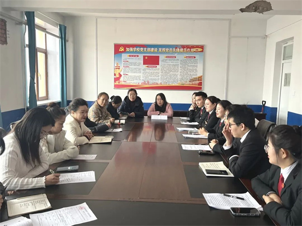 法校携手 共庆芳华——黑龙江省明水法院妇女权益保护合议庭走进明水县第五小学开展“三八”国际妇女节座谈会