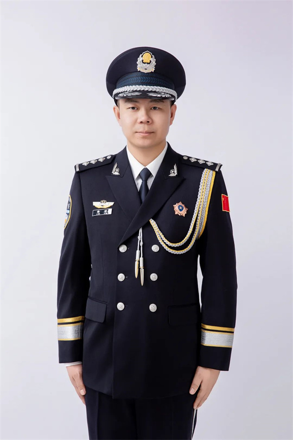高墙内的温暖医者：黑龙江省凤凰山监狱梁冰的十五年坚守