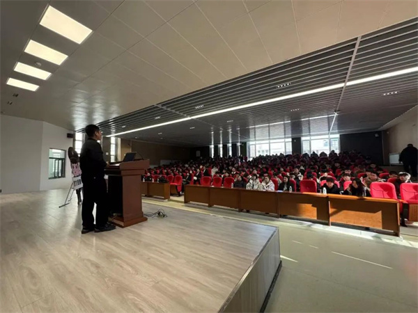 反诈禁毒宣传进校园，黑龙江省大庆市公安局高新区分局护平安