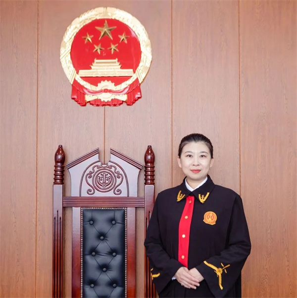 黑龙江省友谊县人民法院执行局黄珊：铿锵玫瑰 执行有我