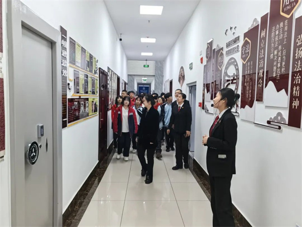 黑龙江省海伦市人民法院：讲好“开学第一课” 打响“法治上课铃”