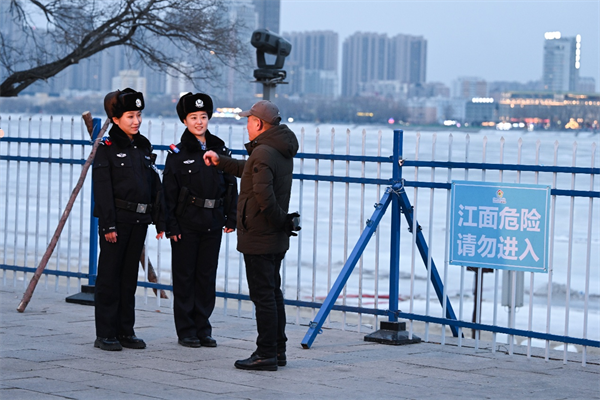 黑龙江省哈尔滨市公安局松北分局：多管齐下 筑牢松花江畔春融安全屏障