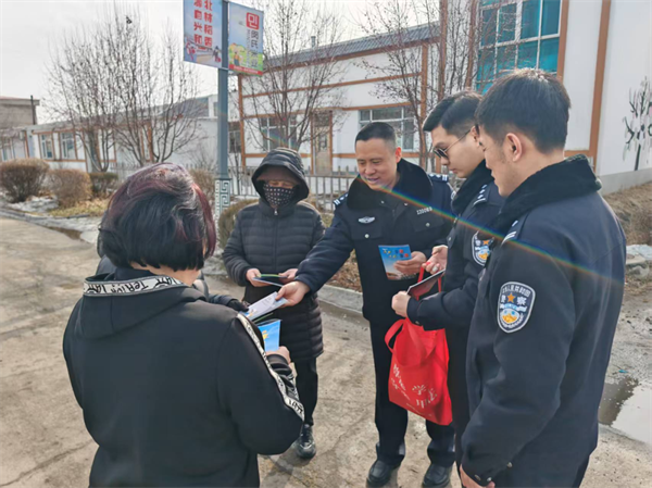 黑龙江省绥化市公安局：春风吹拂黑土地 警蓝护航备耕忙