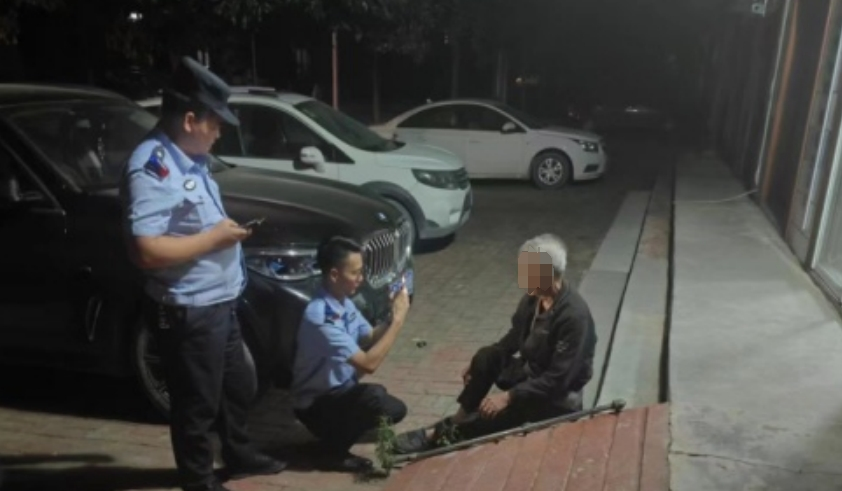 河南省南阳市桐柏县公安局：八旬老翁夜迷失  警民携手速救助