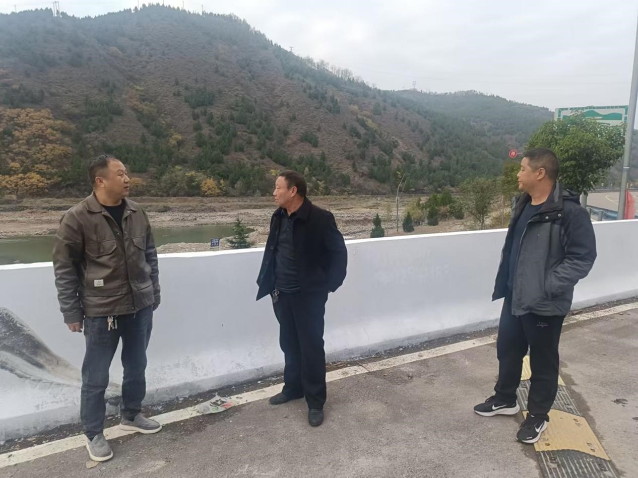 河南省洛宁县兴华镇：代表齐上阵，共筑“防火墙”