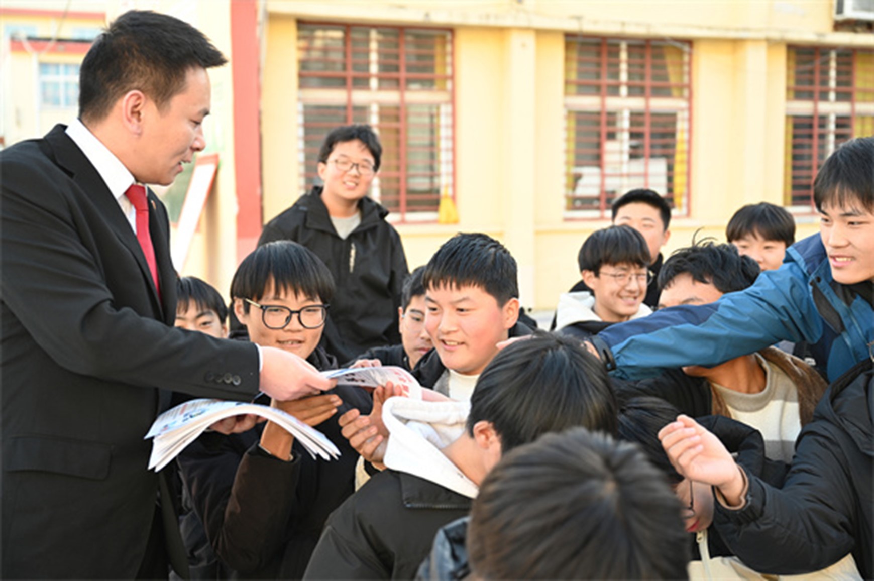 图片4.jpg 图片4.jpg